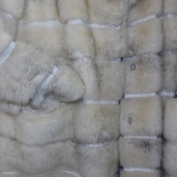 NELSON FURS Long Fur and Leather Coat With Removable Bottom - Picture 6 of 16